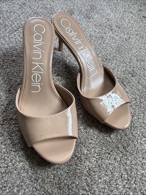 Calvin Klein Beige Patent Leather Open-Toe Heeled Mules